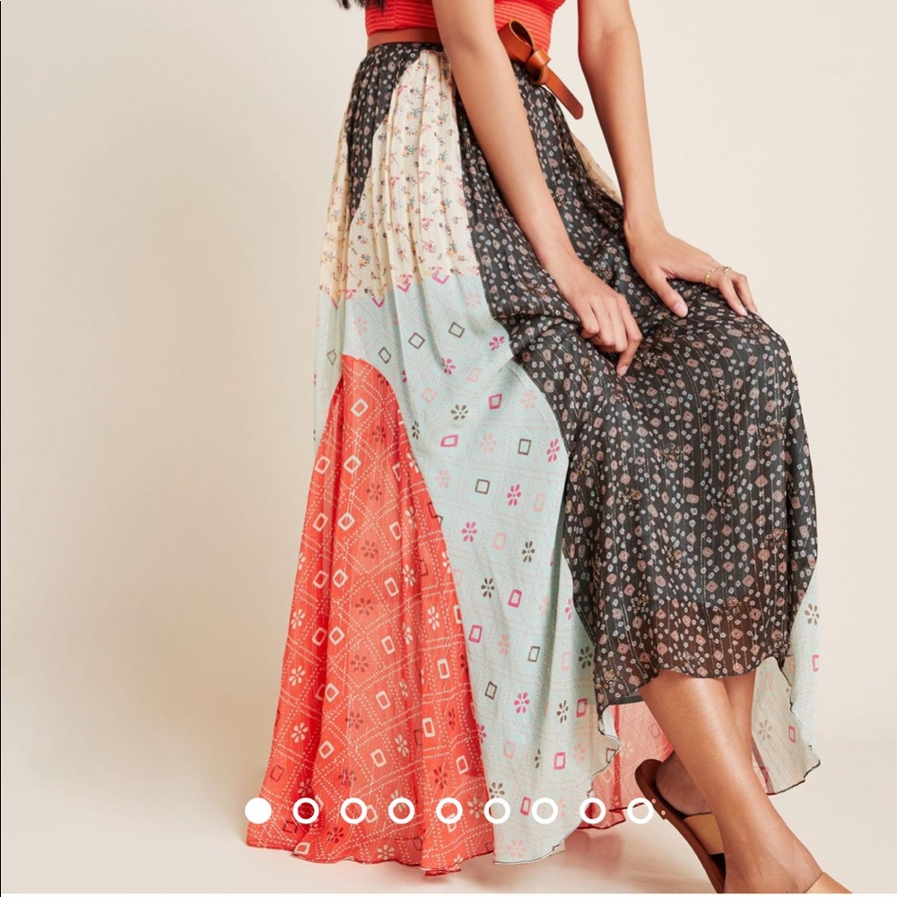 ANTHRO SKIRT 💛